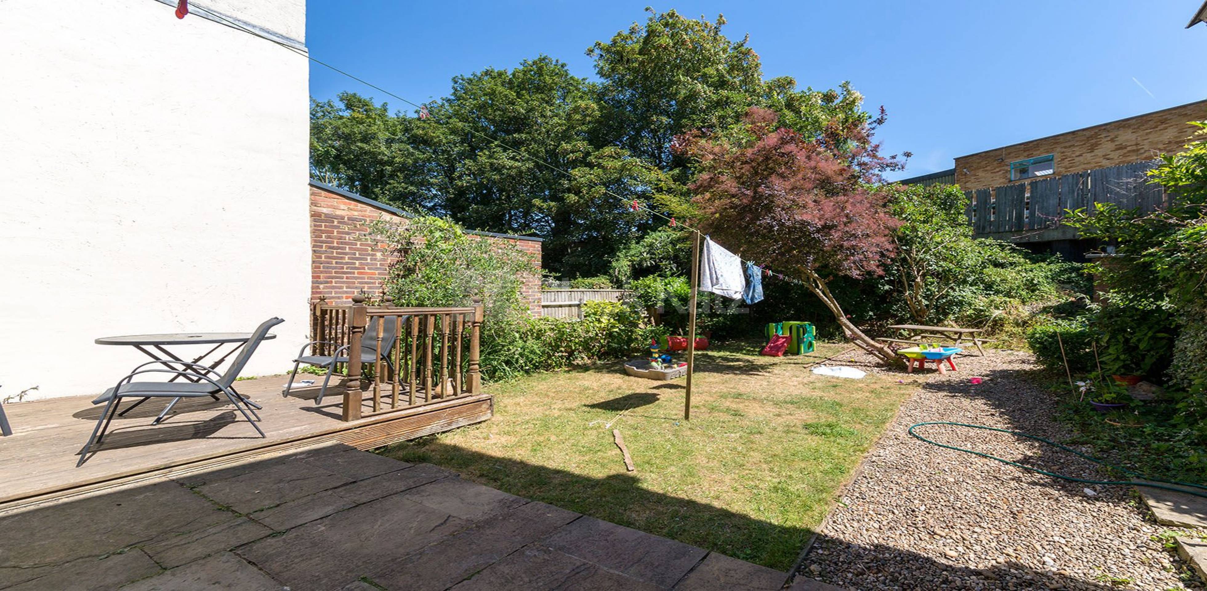 			New Instruction! Private patio and garden flat!, 2 Bedroom, 1 bath, 1 reception Ground Floor Maisonette			 Rathcoole Gardens, Crouch End / Hornsey n8